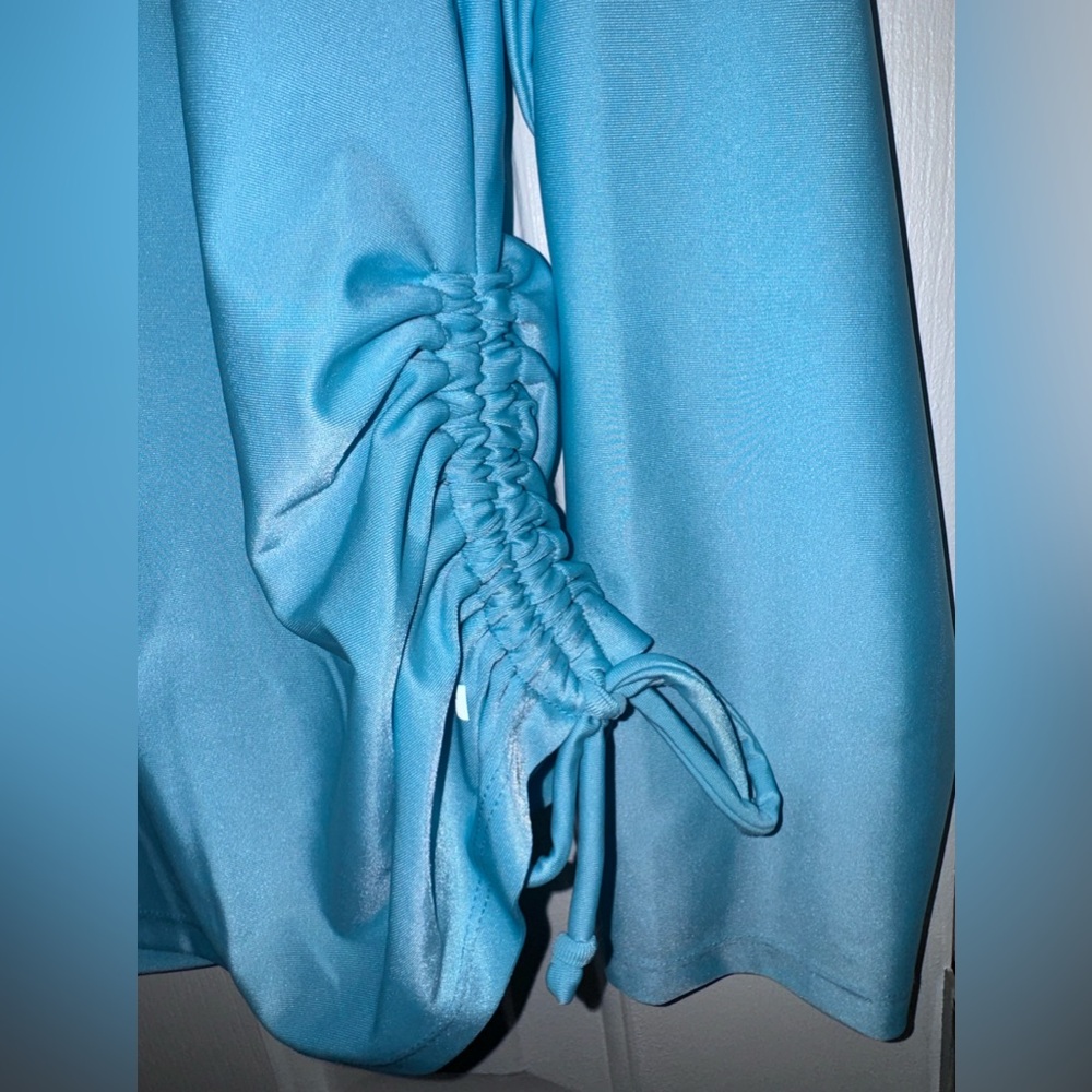 Free Country Women's UPF Long Sleeve Sunshirt with adjustable side drawstrings - Picture 8 of 15